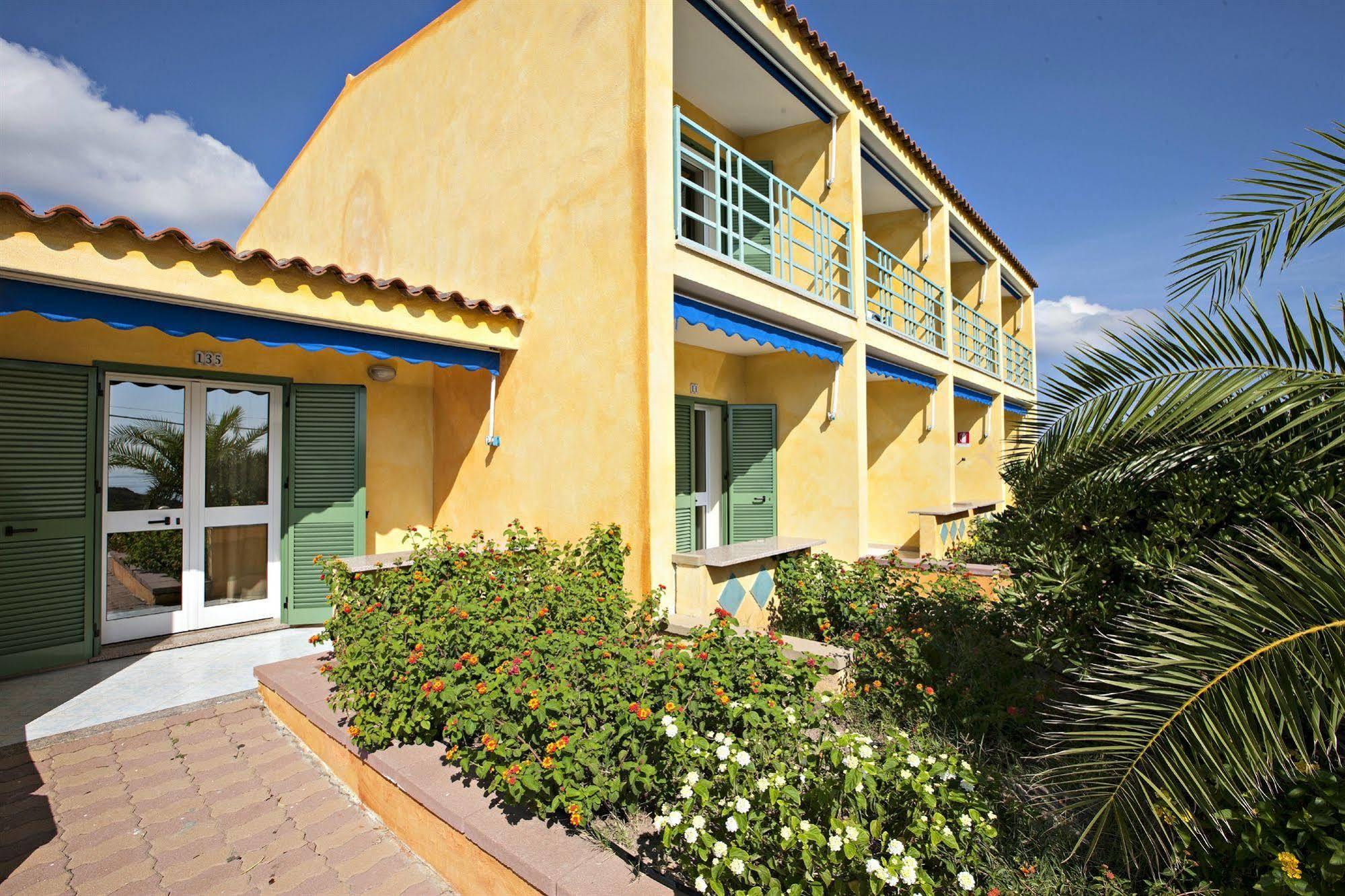 Club Hotel Baia Aranzos Golfo Aranci Exterior photo