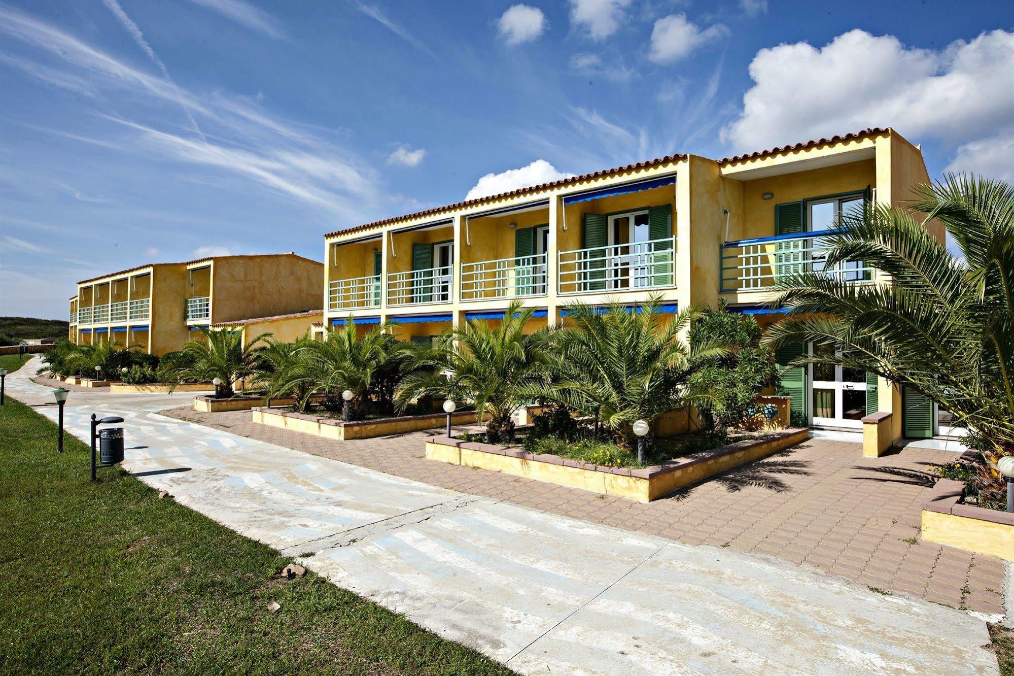 Club Hotel Baia Aranzos Golfo Aranci Exterior photo