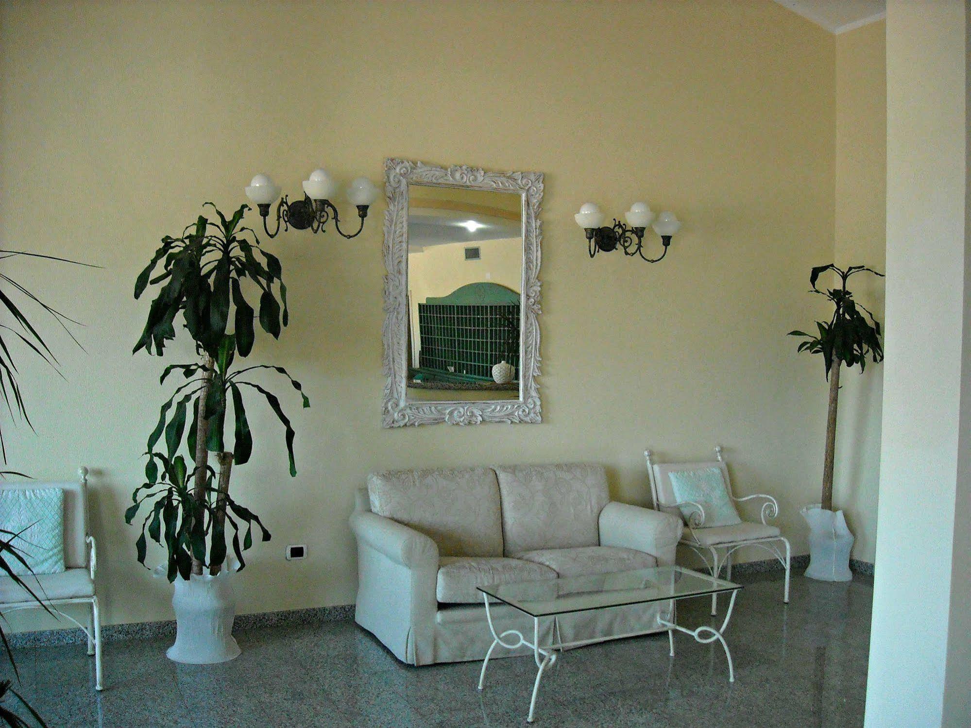Club Hotel Baia Aranzos Golfo Aranci Exterior photo