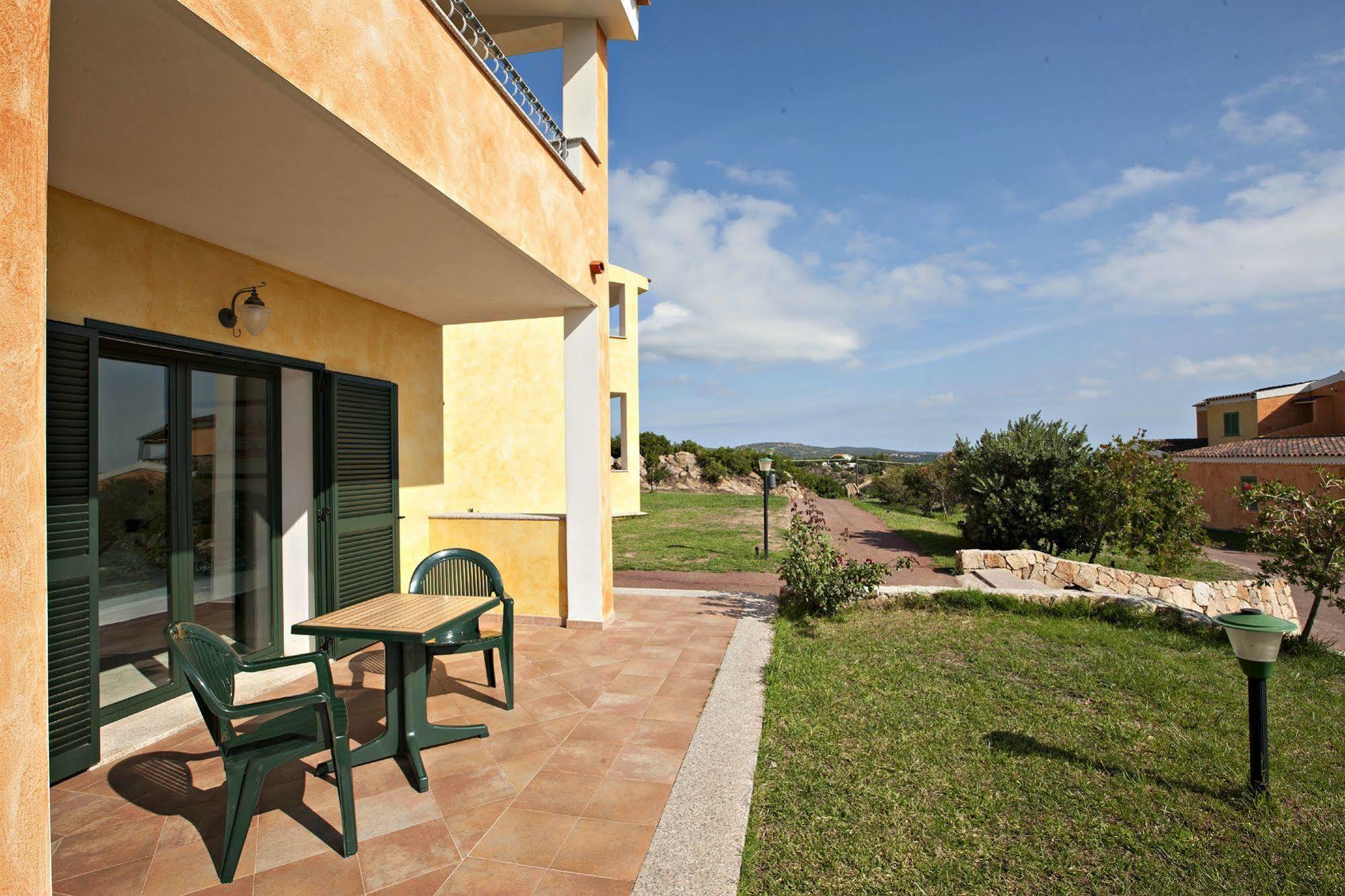 Club Hotel Baia Aranzos Golfo Aranci Exterior photo